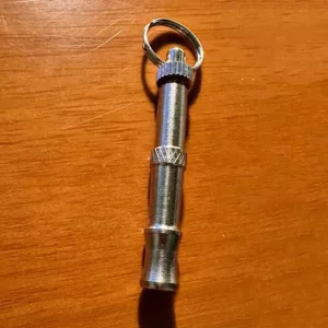 Sifflet de dressage pour chien reçu du client P****a.