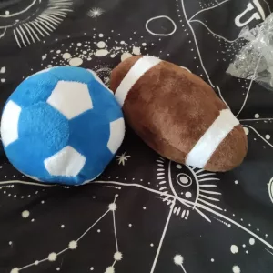 Reçu Balle de Football Squeaky pour Chien en Peluche Douce du client O****p.