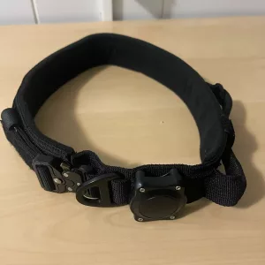 Reçu Collier pour Chien avec Poignée et Porte-AirTag Tactique du client G******i.