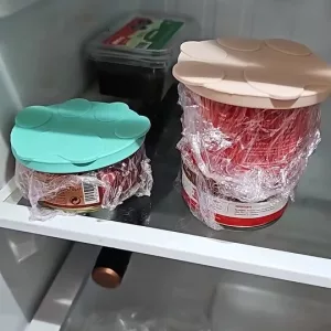 Reçu l'ensemble Couvercle en Silicone pour Boîte de Nourriture pour Chien & Cuillère du client F******a.