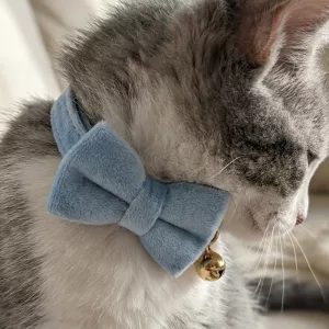 Joli collier pour chat avec nœud et clochette