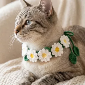 Collier floral tricoté mignon pour chat